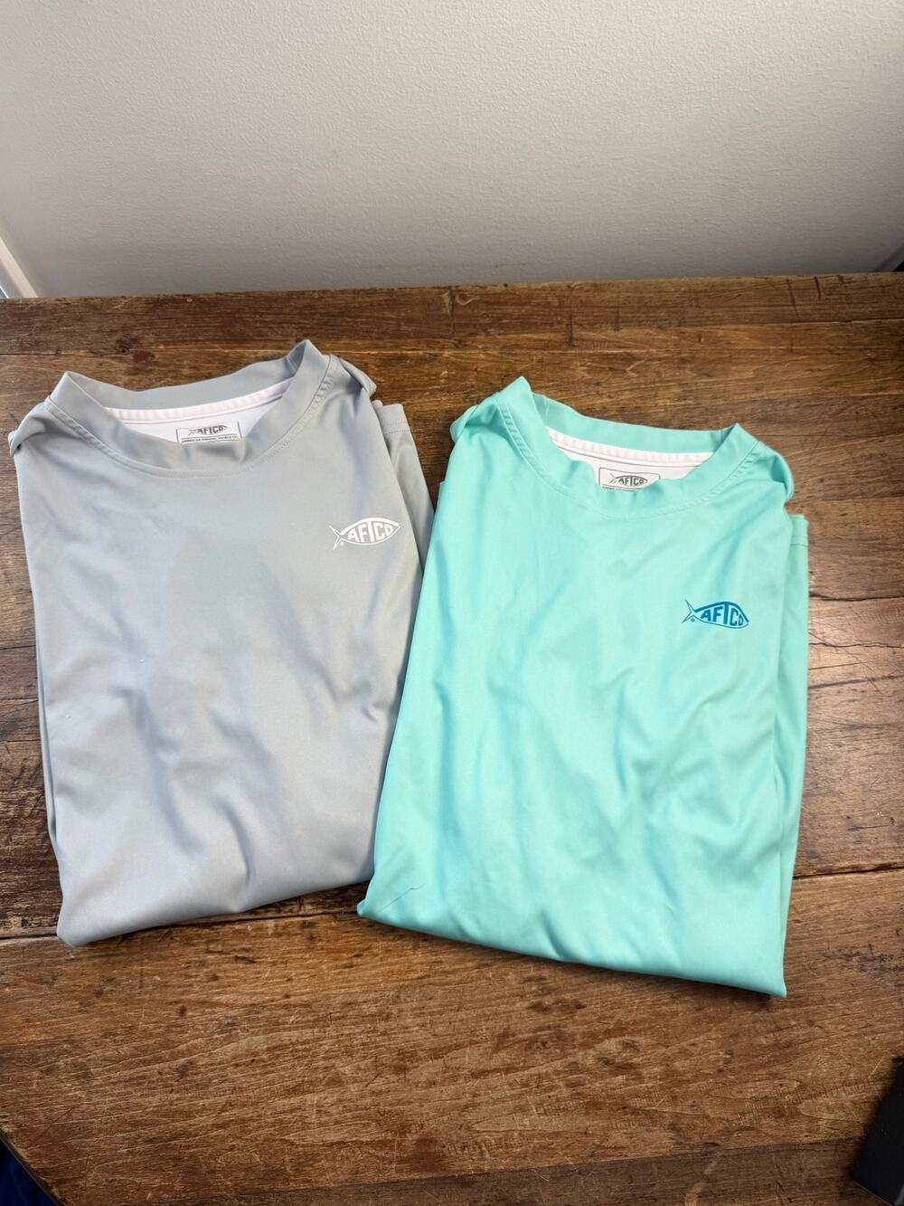 AFTCO Boys Long sleeve performance shirts size XL
